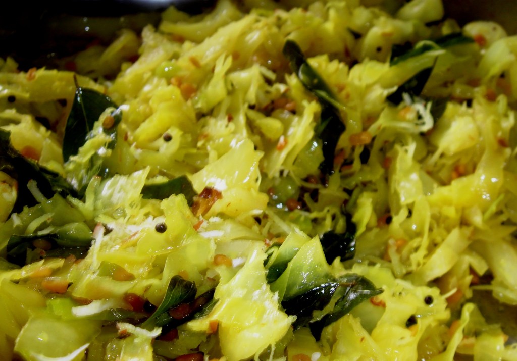 Non-Spicy Cabbage Poriyal – Simple, light and&nbsp;vegetarian!